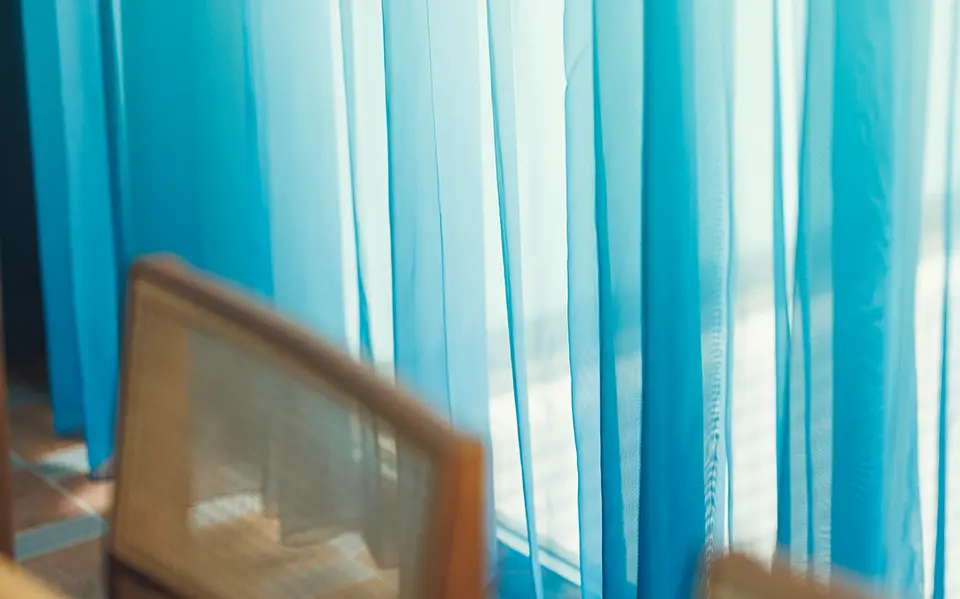 Ein Bäckerei-Restaurant, das man sowohl tagsüber als auch nachts genießen kann.