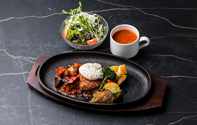 極味和牛ハンバーグの煮込みとサラダ＆スープセット