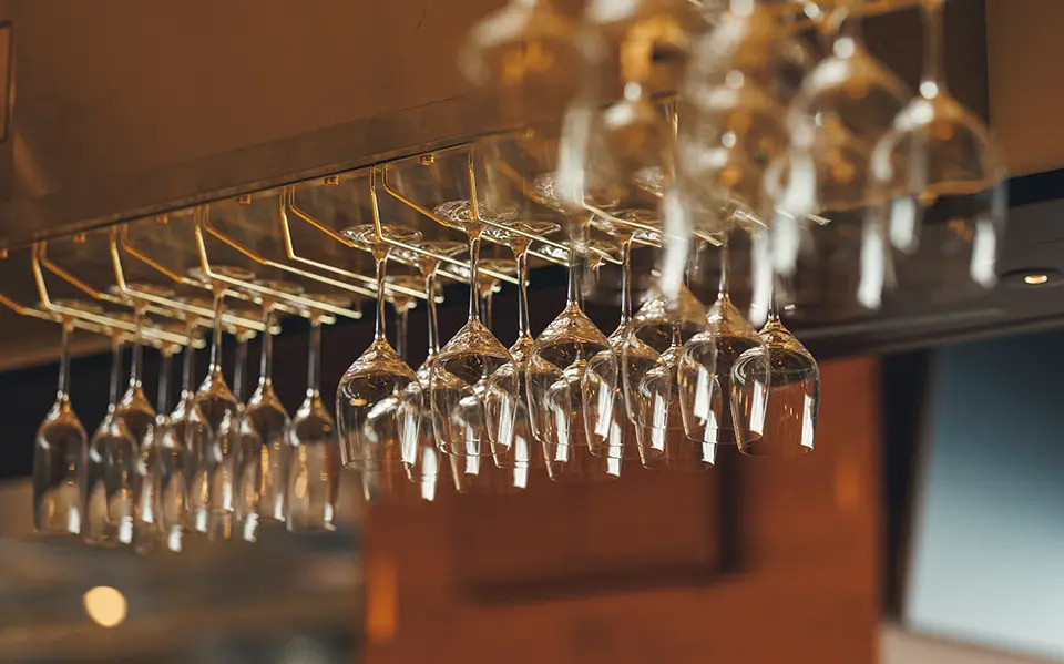 C'est également un endroit attrayant pour les cafés et les boissons.