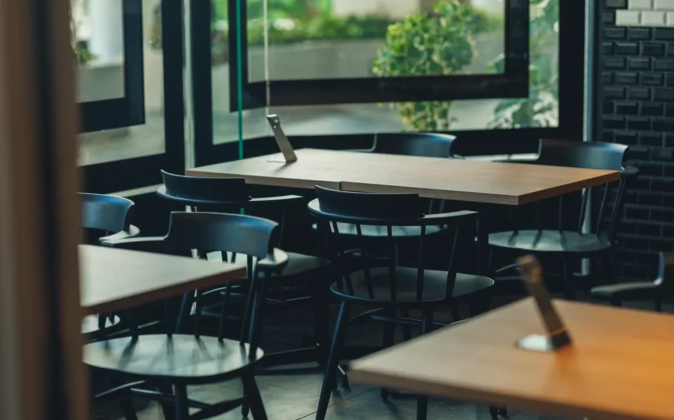 Een lokaal restaurant dat handig is voor dagelijks gebruik.