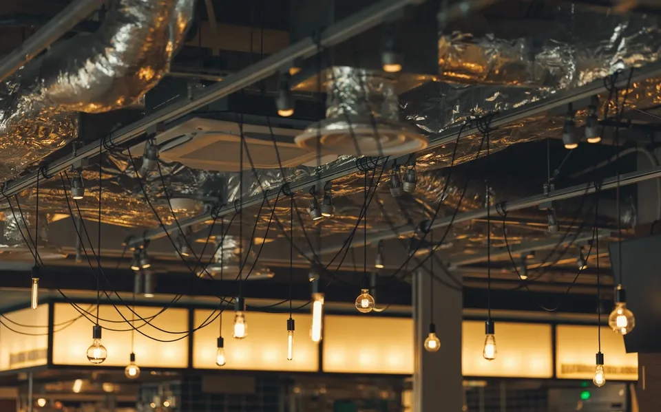 มีเมนูให้เลือกหลากหลาย ทั้งกลางวันและกลางคืน