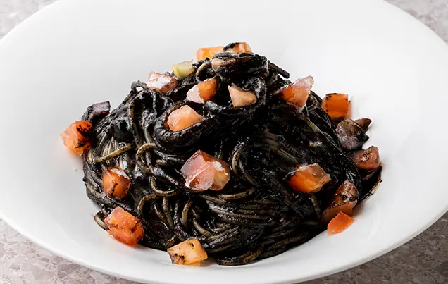 イカスミのスパゲッティ