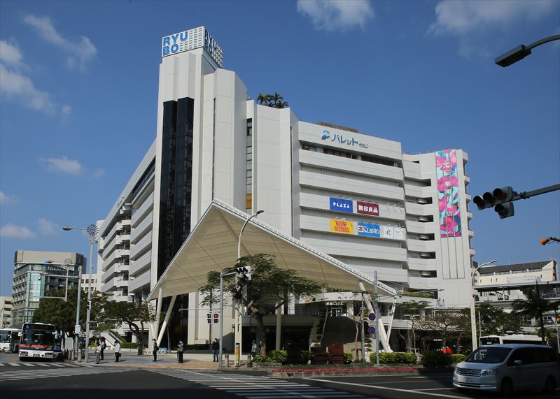 県庁前駅直結でバスターミナルの至近