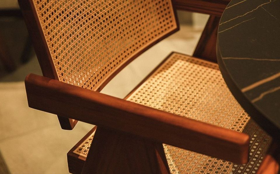 サイドメニューも人気の専門ショップ