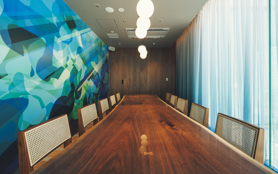 ゆったりとしたお食事スペースをご提供