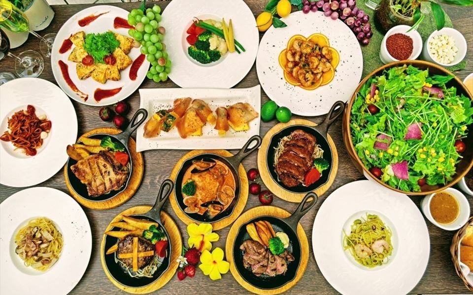 ボリュームたっぷりの肉料理が集結