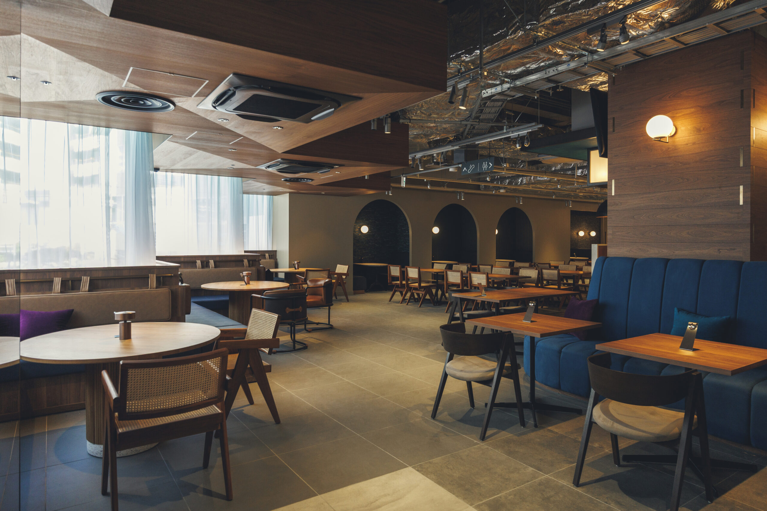 沖縄の食事タイム