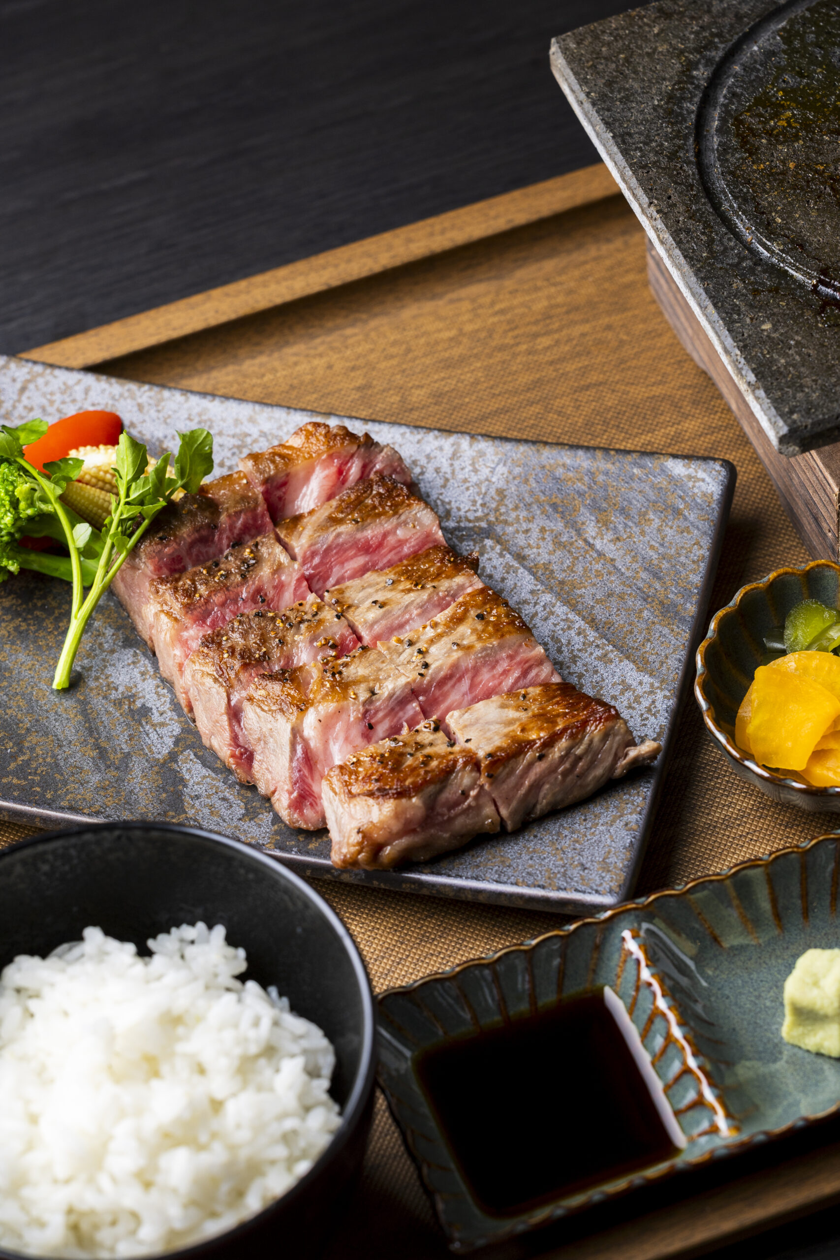 和牛の桜島溶岩焼 御膳