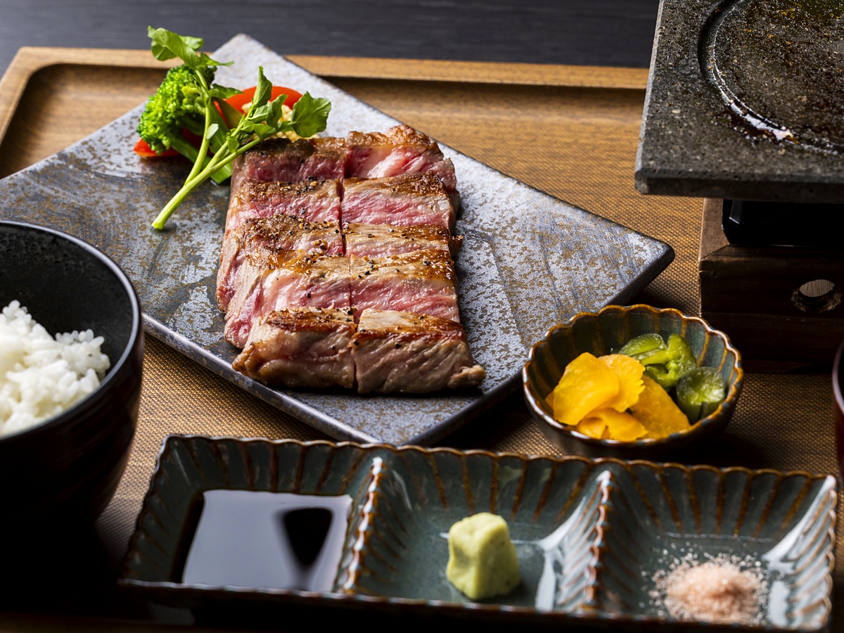 【さんしんの日、沖縄の文化を食す】