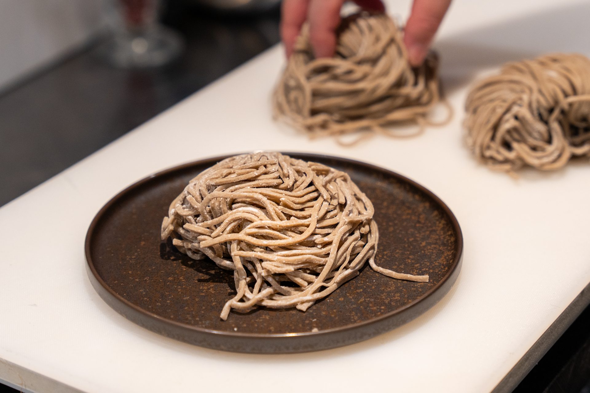 約3mmの極太蕎麦の麺線